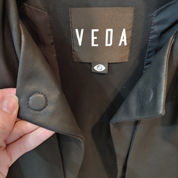 Veda Mare leather jacket - Picture 7 of 8